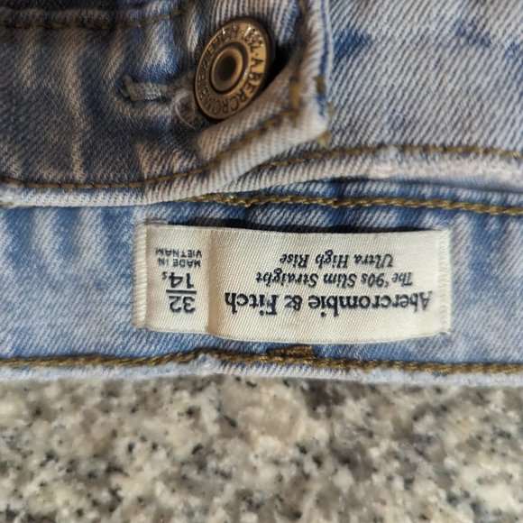 Ultra High Rise 90s Slim Straight Jean - Picture 5 of 5